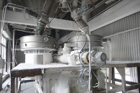 Vibratory separator for Rubber powder industry